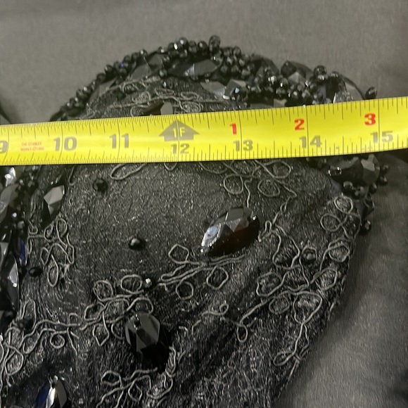 Beaded stretch/lace mermaid like styleevening gown - Picture 16 of 16